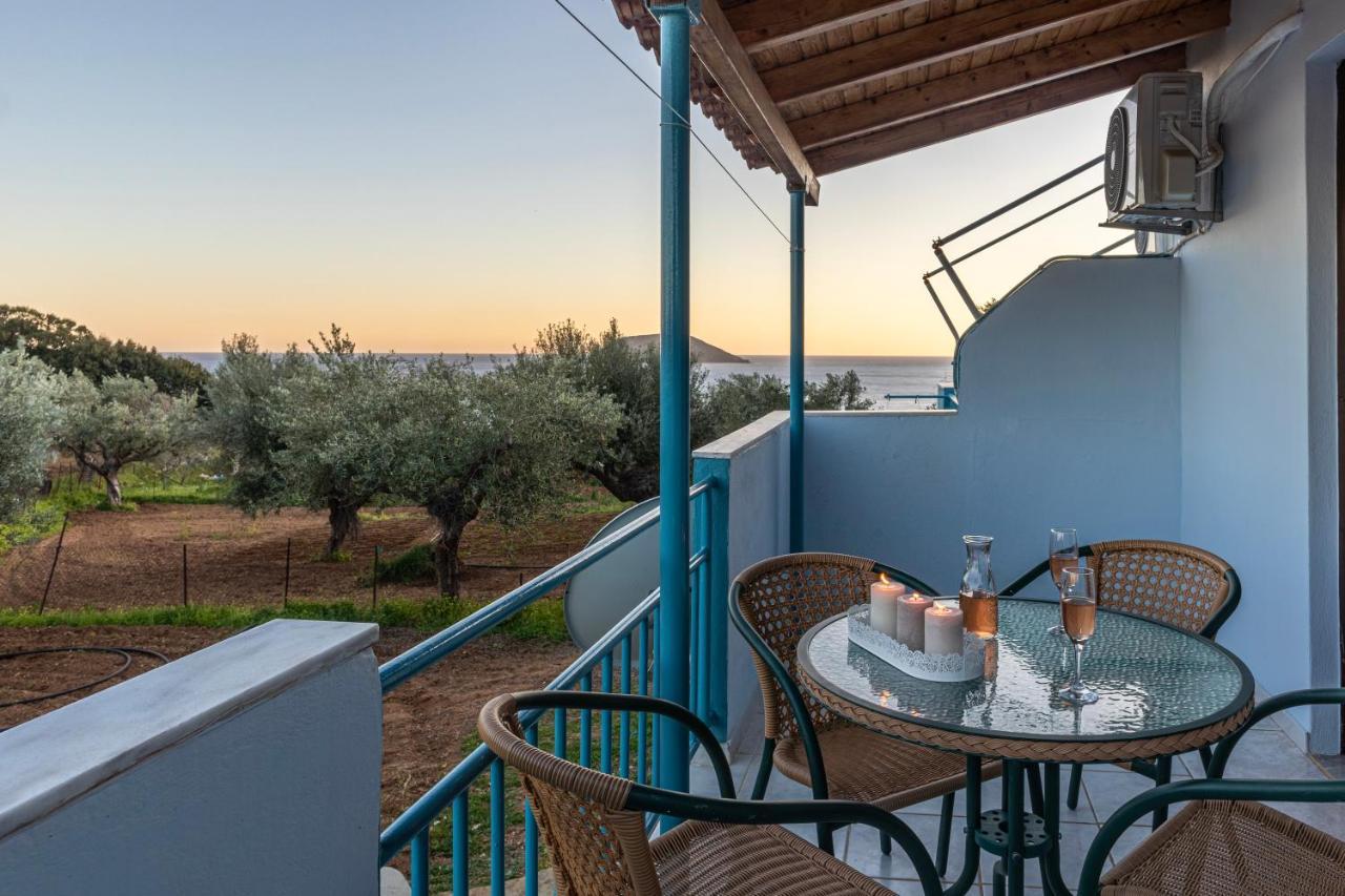 Secret Summer Havens - Perfectly Secluded Getaways Vasilitsion Exterior photo